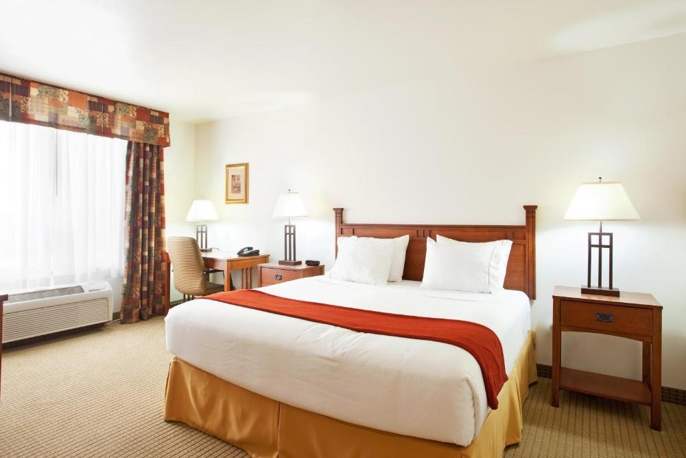 Holiday Inn Express Hotel & Suites Mattoon